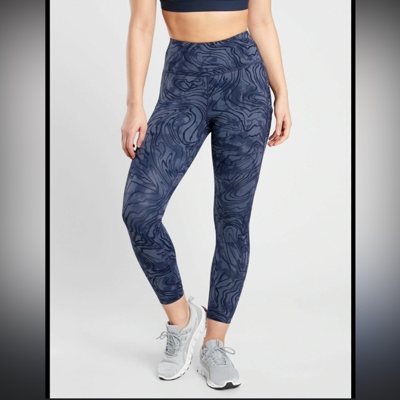 Athleta ultimate stash pocket 7/8 tight leggings size small - Picture 1 of 6